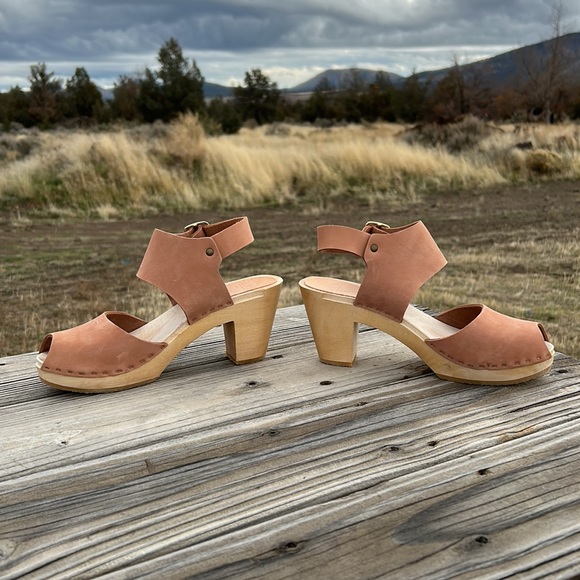 BRYR Clog in Clay sz 38 with 2 in heel - Picture 2 of 7